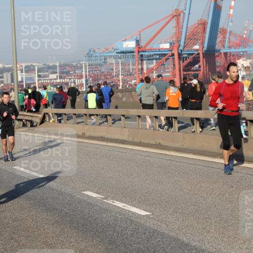 03.10.2025 - Köhlbrandbrückenlauf Yannick Fuchs http://msf.ph/oto/9146748 03.10.2025 08:37:00 Position 2 1271 meine-sportfotos.de