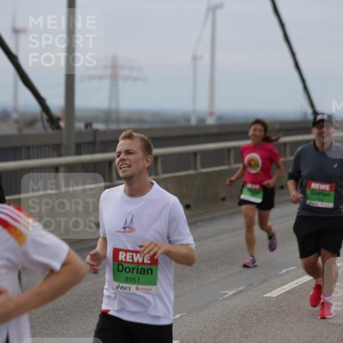 03.10.2025 - Köhlbrandbrückenlauf Jannik Wohlers http://msf.ph/oto/9146749 03.10.2025 15:49:43 Position 1 8951, 1838 meine-sportfotos.de