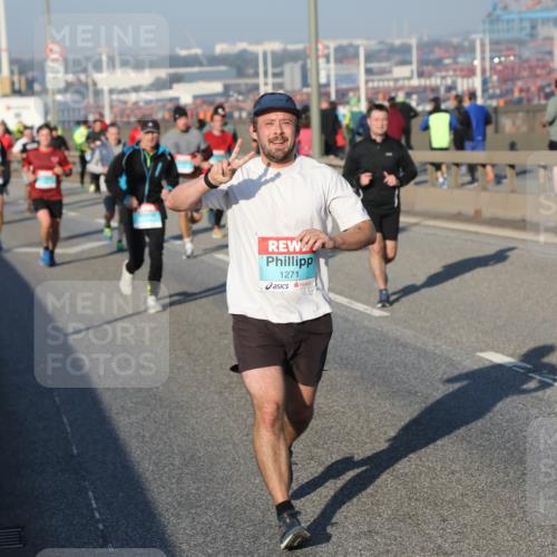 03.10.2025 - Köhlbrandbrückenlauf Yannick Fuchs http://msf.ph/oto/9146760 03.10.2025 08:37:02 Position 2 1271 meine-sportfotos.de