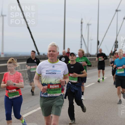 03.10.2025 - Köhlbrandbrückenlauf Jannik Wohlers http://msf.ph/oto/9146778 03.10.2025 15:49:45 Position 1 9404, 7663, 7399 meine-sportfotos.de