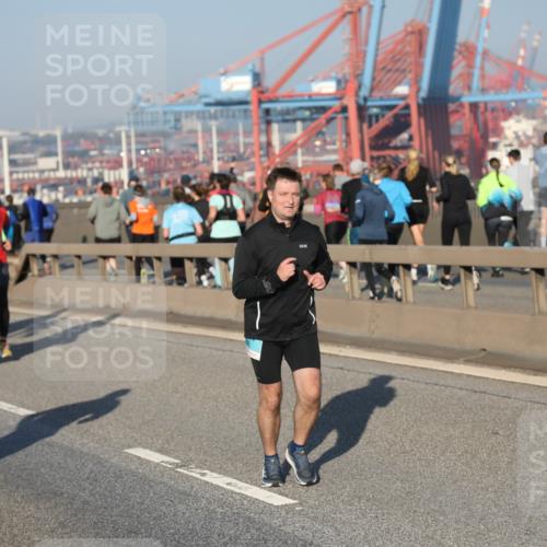 03.10.2025 - Köhlbrandbrückenlauf Yannick Fuchs http://msf.ph/oto/9146781 03.10.2025 08:37:04 Position 2 1175 meine-sportfotos.de