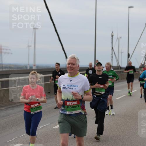 03.10.2025 - Köhlbrandbrückenlauf Jannik Wohlers http://msf.ph/oto/9146787 03.10.2025 15:49:46 Position 1 9404, 7663, 7399 meine-sportfotos.de