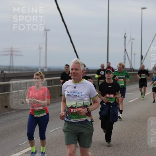 03.10.2025 - Köhlbrandbrückenlauf Jannik Wohlers http://msf.ph/oto/9146791 03.10.2025 15:49:46 Position 1 7663, 0, 7399, 404 meine-sportfotos.de