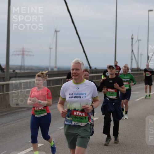 03.10.2025 - Köhlbrandbrückenlauf Jannik Wohlers http://msf.ph/oto/9146796 03.10.2025 15:49:46 Position 1 9404, 7663, 7399 meine-sportfotos.de