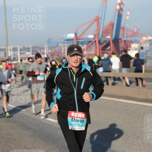 03.10.2025 - Köhlbrandbrückenlauf Yannick Fuchs http://msf.ph/oto/9146807 03.10.2025 08:37:06 Position 2 1175 meine-sportfotos.de