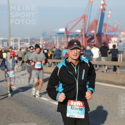 03.10.2025 - Köhlbrandbrückenlauf Yannick Fuchs http://msf.ph/oto/9146809 03.10.2025 08:37:06 Position 2 1175 meine-sportfotos.de