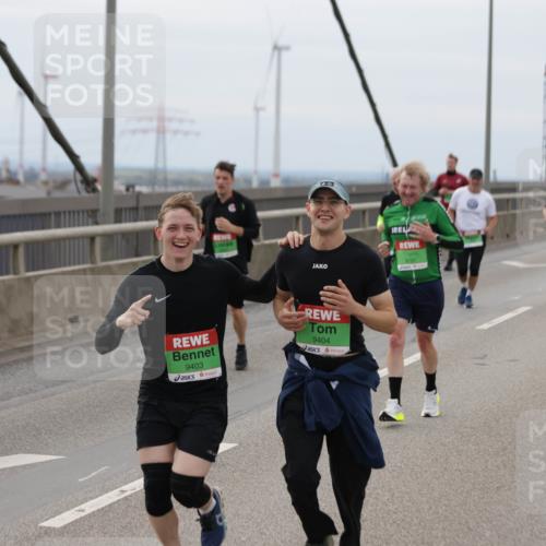 03.10.2025 - Köhlbrandbrückenlauf Jannik Wohlers http://msf.ph/oto/9146817 03.10.2025 15:49:48 Position 1 9403, 9404, 9611 meine-sportfotos.de