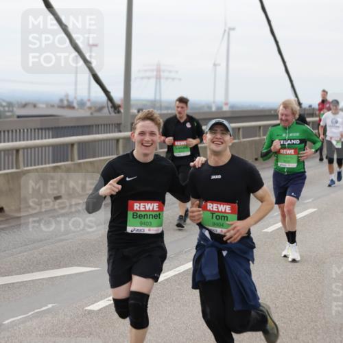 03.10.2025 - Köhlbrandbrückenlauf Jannik Wohlers http://msf.ph/oto/9146826 03.10.2025 15:49:48 Position 1 9403, 9404, 9731, 9611 meine-sportfotos.de