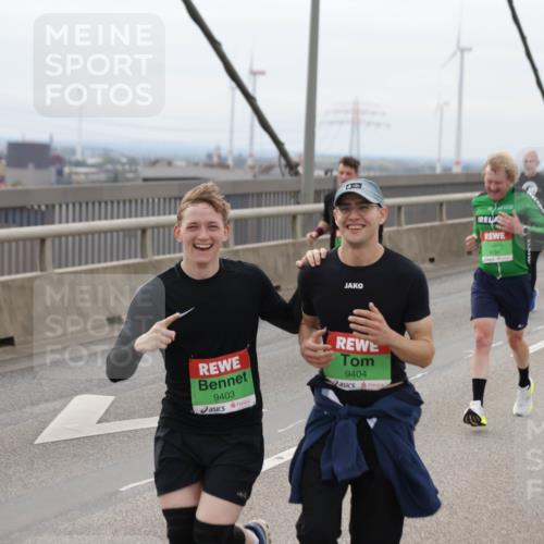 03.10.2025 - Köhlbrandbrückenlauf Jannik Wohlers http://msf.ph/oto/9146838 03.10.2025 15:49:48 Position 1 9403, 9404, 9731 meine-sportfotos.de