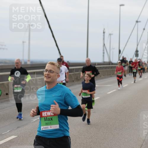 03.10.2025 - Köhlbrandbrückenlauf Jannik Wohlers http://msf.ph/oto/9146840 03.10.2025 15:49:50 Position 1 9731, 9611 meine-sportfotos.de