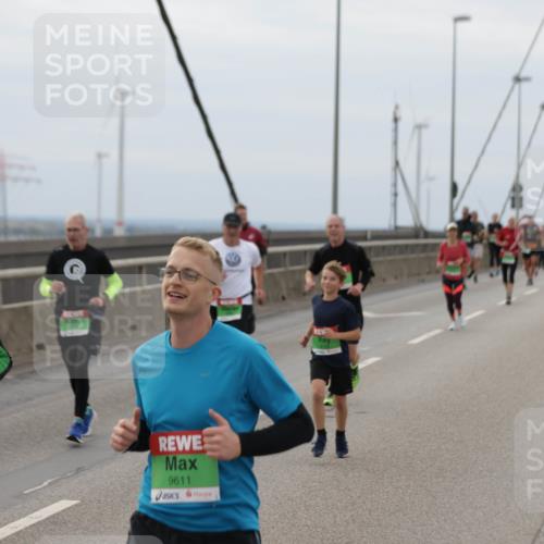 03.10.2025 - Köhlbrandbrückenlauf Jannik Wohlers http://msf.ph/oto/9146842 03.10.2025 15:49:50 Position 1 9731, 9611 meine-sportfotos.de