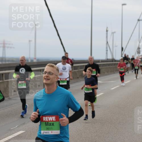 03.10.2025 - Köhlbrandbrückenlauf Jannik Wohlers http://msf.ph/oto/9146843 03.10.2025 15:49:50 Position 1 9731, 9611 meine-sportfotos.de