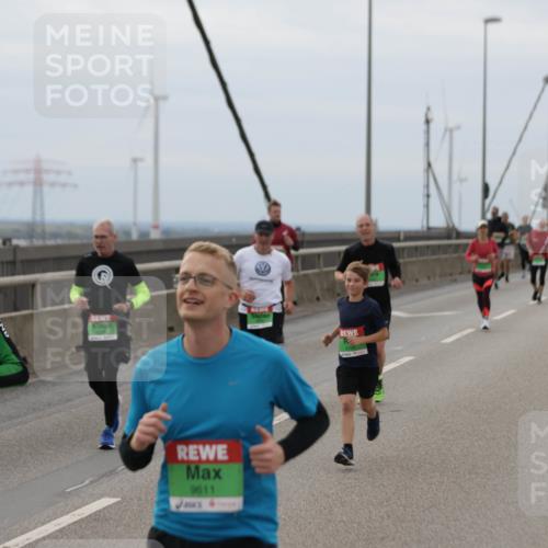 03.10.2025 - Köhlbrandbrückenlauf Jannik Wohlers http://msf.ph/oto/9146845 03.10.2025 15:49:50 Position 1 9731, 9611 meine-sportfotos.de