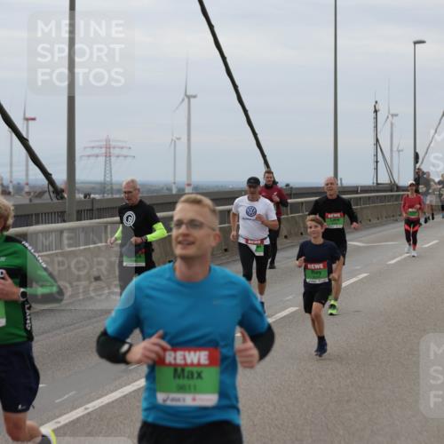 03.10.2025 - Köhlbrandbrückenlauf Jannik Wohlers http://msf.ph/oto/9146852 03.10.2025 15:49:50 Position 1 8063, 9731, 9611 meine-sportfotos.de