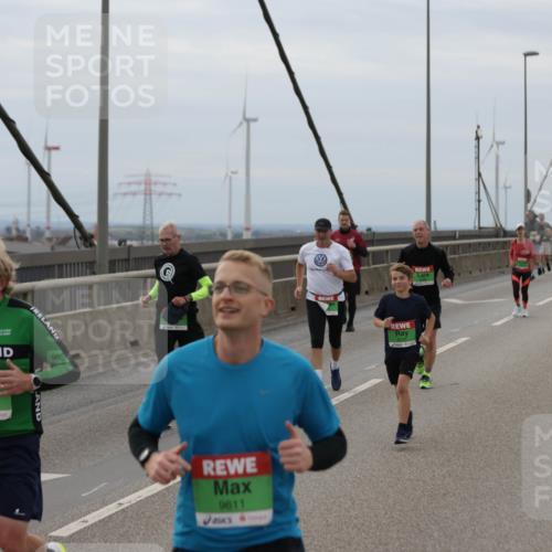 03.10.2025 - Köhlbrandbrückenlauf Jannik Wohlers http://msf.ph/oto/9146853 03.10.2025 15:49:50 Position 1 9731, 9611 meine-sportfotos.de