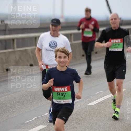 03.10.2025 - Köhlbrandbrückenlauf Jannik Wohlers http://msf.ph/oto/9146861 03.10.2025 15:49:51 Position 1 9159, 9486 meine-sportfotos.de