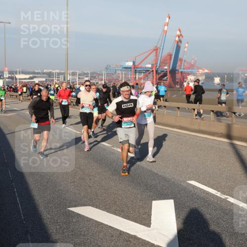03.10.2025 - Köhlbrandbrückenlauf Yannick Fuchs http://msf.ph/oto/9146867 03.10.2025 08:37:13 Position 2  meine-sportfotos.de