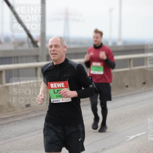 03.10.2025 - Köhlbrandbrückenlauf Jannik Wohlers http://msf.ph/oto/9146875 03.10.2025 15:49:53 Position 1 9486 meine-sportfotos.de