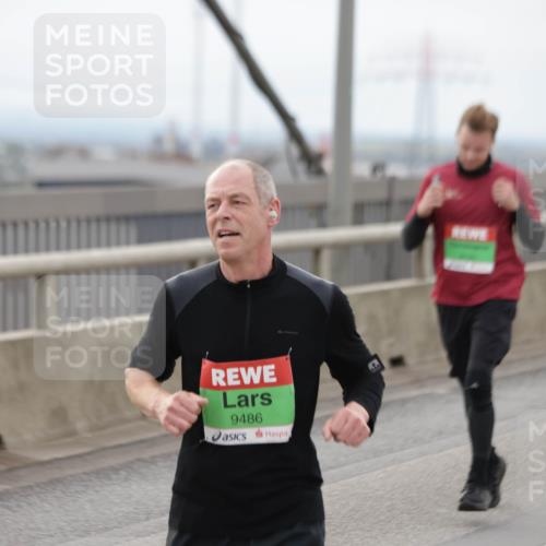 03.10.2025 - Köhlbrandbrückenlauf Jannik Wohlers http://msf.ph/oto/9146885 03.10.2025 15:49:54 Position 1 9486 meine-sportfotos.de