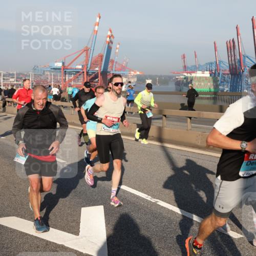 03.10.2025 - Köhlbrandbrückenlauf Yannick Fuchs http://msf.ph/oto/9146887 03.10.2025 08:37:14 Position 2 2880 meine-sportfotos.de