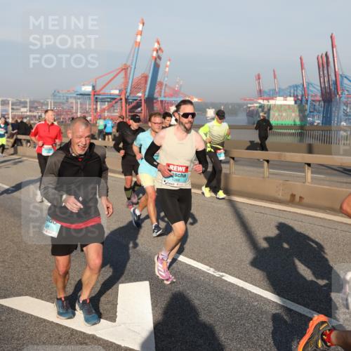 03.10.2025 - Köhlbrandbrückenlauf Yannick Fuchs http://msf.ph/oto/9146890 03.10.2025 08:37:14 Position 2 1269, 2880 meine-sportfotos.de