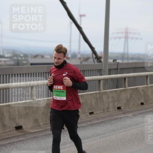 03.10.2025 - Köhlbrandbrückenlauf Jannik Wohlers http://msf.ph/oto/9146893 03.10.2025 15:49:55 Position 1 9131 meine-sportfotos.de