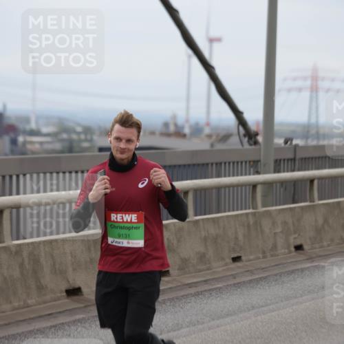 03.10.2025 - Köhlbrandbrückenlauf Jannik Wohlers http://msf.ph/oto/9146897 03.10.2025 15:49:55 Position 1 9131 meine-sportfotos.de