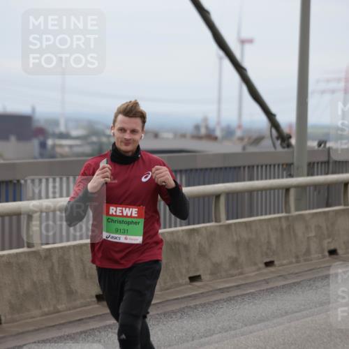 03.10.2025 - Köhlbrandbrückenlauf Jannik Wohlers http://msf.ph/oto/9146900 03.10.2025 15:49:55 Position 1 9131 meine-sportfotos.de