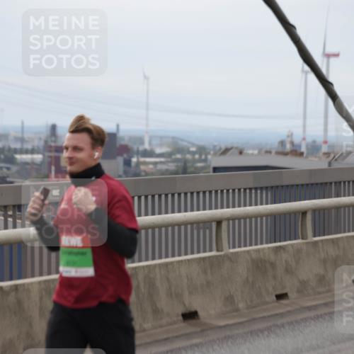 03.10.2025 - Köhlbrandbrückenlauf Jannik Wohlers http://msf.ph/oto/9146909 03.10.2025 15:49:55 Position 1  meine-sportfotos.de