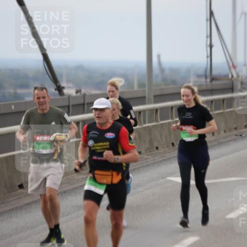 03.10.2025 - Köhlbrandbrückenlauf Jannik Wohlers http://msf.ph/oto/9146912 03.10.2025 15:50:00 Position 1 7581 meine-sportfotos.de