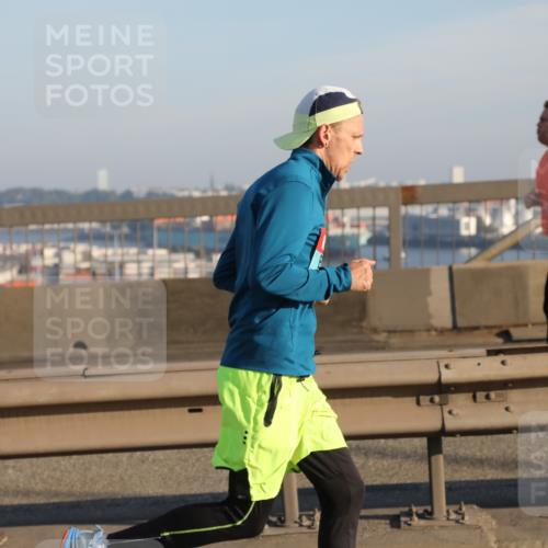 03.10.2025 - Köhlbrandbrückenlauf Yannick Fuchs http://msf.ph/oto/9146914 03.10.2025 08:37:24 Position 2  meine-sportfotos.de