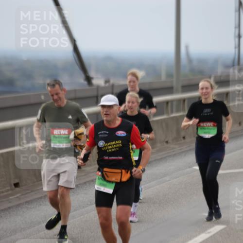 03.10.2025 - Köhlbrandbrückenlauf Jannik Wohlers http://msf.ph/oto/9146918 03.10.2025 15:50:00 Position 1 37, 7581, 8970, 8960 meine-sportfotos.de