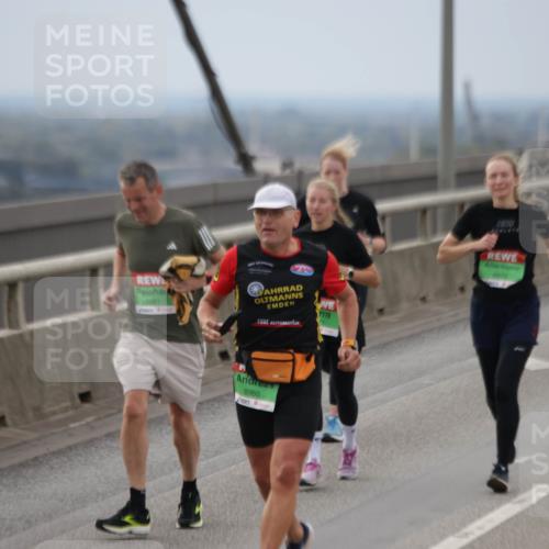 03.10.2025 - Köhlbrandbrückenlauf Jannik Wohlers http://msf.ph/oto/9146921 03.10.2025 15:50:00 Position 1 8960, 8970 meine-sportfotos.de