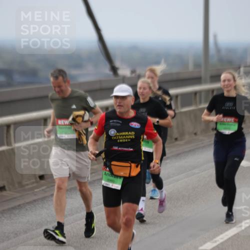 03.10.2025 - Köhlbrandbrückenlauf Jannik Wohlers http://msf.ph/oto/9146923 03.10.2025 15:50:00 Position 1 7581, 8960, 8970 meine-sportfotos.de