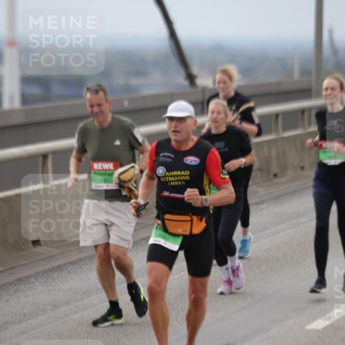 03.10.2025 - Köhlbrandbrückenlauf Jannik Wohlers http://msf.ph/oto/9146927 03.10.2025 15:50:00 Position 1 7581, 8960, 2511, 51 meine-sportfotos.de