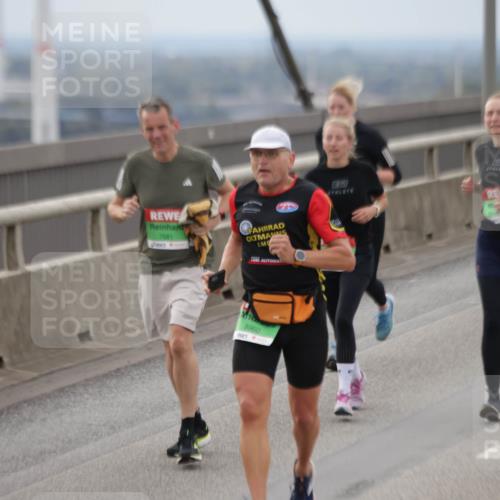 03.10.2025 - Köhlbrandbrückenlauf Jannik Wohlers http://msf.ph/oto/9146930 03.10.2025 15:50:01 Position 1 7581, 8960, 511 meine-sportfotos.de