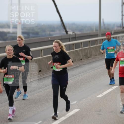 03.10.2025 - Köhlbrandbrückenlauf Jannik Wohlers http://msf.ph/oto/9146955 03.10.2025 15:50:03 Position 1 51, 7, 8971, 6 meine-sportfotos.de