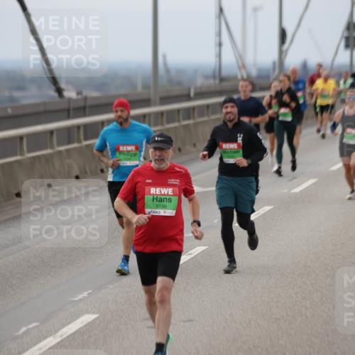 03.10.2025 - Köhlbrandbrückenlauf Jannik Wohlers http://msf.ph/oto/9146966 03.10.2025 15:50:04 Position 1 571, 8970, 9198 meine-sportfotos.de