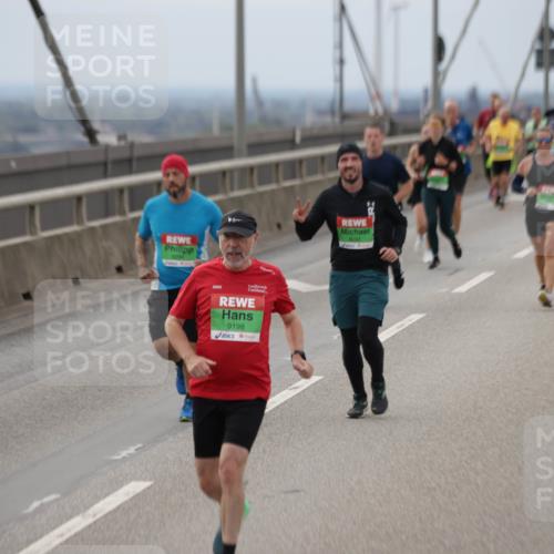 03.10.2025 - Köhlbrandbrückenlauf Jannik Wohlers http://msf.ph/oto/9146969 03.10.2025 15:50:04 Position 1 4551, 8470, 9198 meine-sportfotos.de