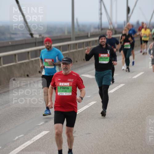03.10.2025 - Köhlbrandbrückenlauf Jannik Wohlers http://msf.ph/oto/9146972 03.10.2025 15:50:04 Position 1 51, 1427, 8970, 9198 meine-sportfotos.de