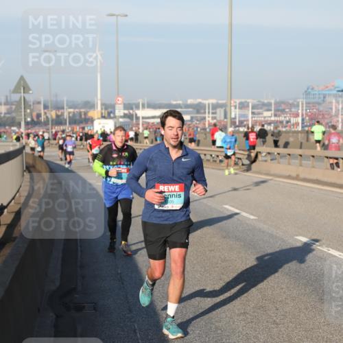 03.10.2025 - Köhlbrandbrückenlauf Yannick Fuchs http://msf.ph/oto/9146975 03.10.2025 08:37:30 Position 2 1405 meine-sportfotos.de
