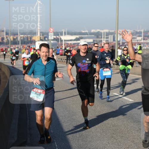 03.10.2025 - Köhlbrandbrückenlauf Yannick Fuchs http://msf.ph/oto/9147020 03.10.2025 08:37:46 Position 2 1115, 1077 meine-sportfotos.de
