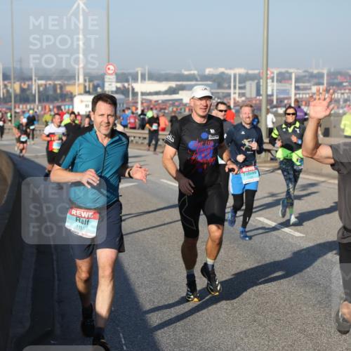 03.10.2025 - Köhlbrandbrückenlauf Yannick Fuchs http://msf.ph/oto/9147022 03.10.2025 08:37:46 Position 2 1115, 10, 1077 meine-sportfotos.de