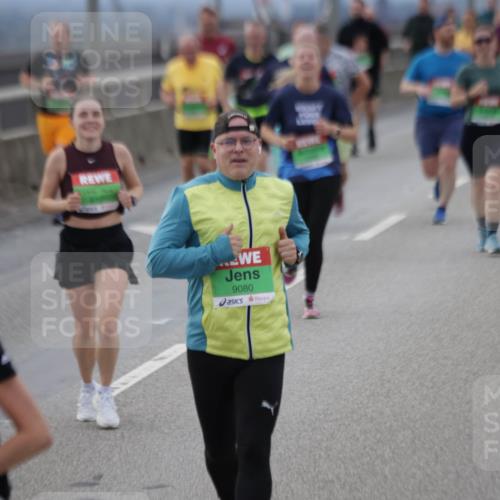 03.10.2025 - Köhlbrandbrückenlauf Jannik Wohlers http://msf.ph/oto/9147024 03.10.2025 15:50:11 Position 1 9080 meine-sportfotos.de