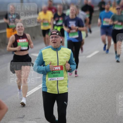 03.10.2025 - Köhlbrandbrückenlauf Jannik Wohlers http://msf.ph/oto/9147027 03.10.2025 15:50:11 Position 1 40, 9080 meine-sportfotos.de