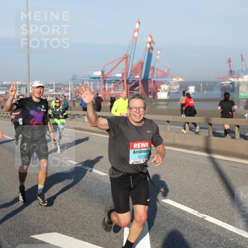 03.10.2025 - Köhlbrandbrückenlauf Yannick Fuchs http://msf.ph/oto/9147033 03.10.2025 08:37:47 Position 2 1115, 10, 1077 meine-sportfotos.de