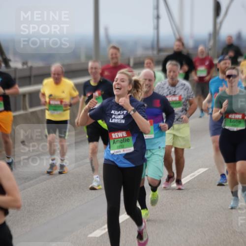 03.10.2025 - Köhlbrandbrückenlauf Jannik Wohlers http://msf.ph/oto/9147048 03.10.2025 15:50:13 Position 1 8727, 9152, 8451 meine-sportfotos.de