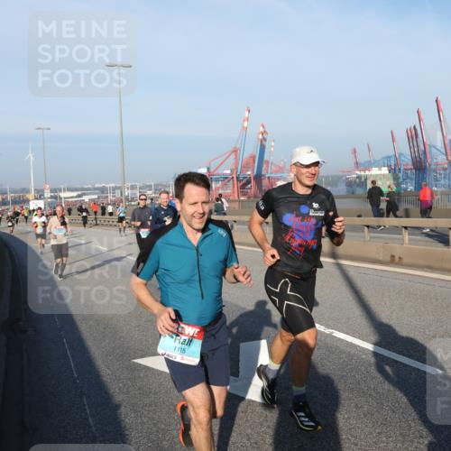 03.10.2025 - Köhlbrandbrückenlauf Yannick Fuchs http://msf.ph/oto/9147050 03.10.2025 08:37:48 Position 2 1115, 10 meine-sportfotos.de