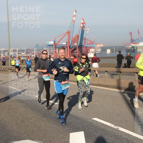 03.10.2025 - Köhlbrandbrückenlauf Yannick Fuchs http://msf.ph/oto/9147061 03.10.2025 08:37:49 Position 2 1262 meine-sportfotos.de