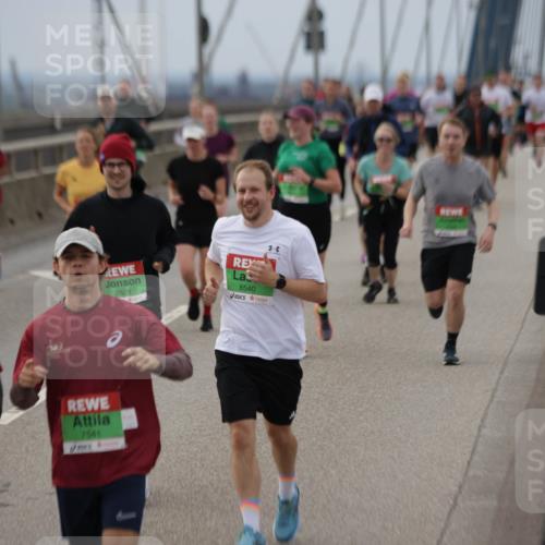 03.10.2025 - Köhlbrandbrückenlauf Jannik Wohlers http://msf.ph/oto/9147105 03.10.2025 15:50:18 Position 1 8529, 8540, 7542, 7541 meine-sportfotos.de